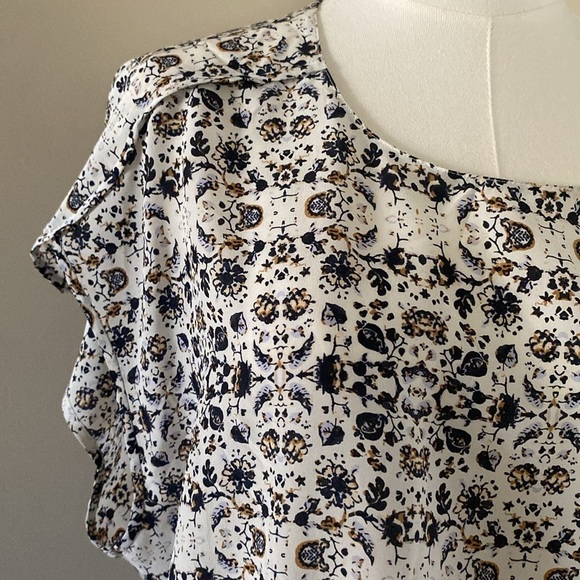 Club Monaco Oversized Silk Cap Sleeve Blouse - Picture 2 of 7